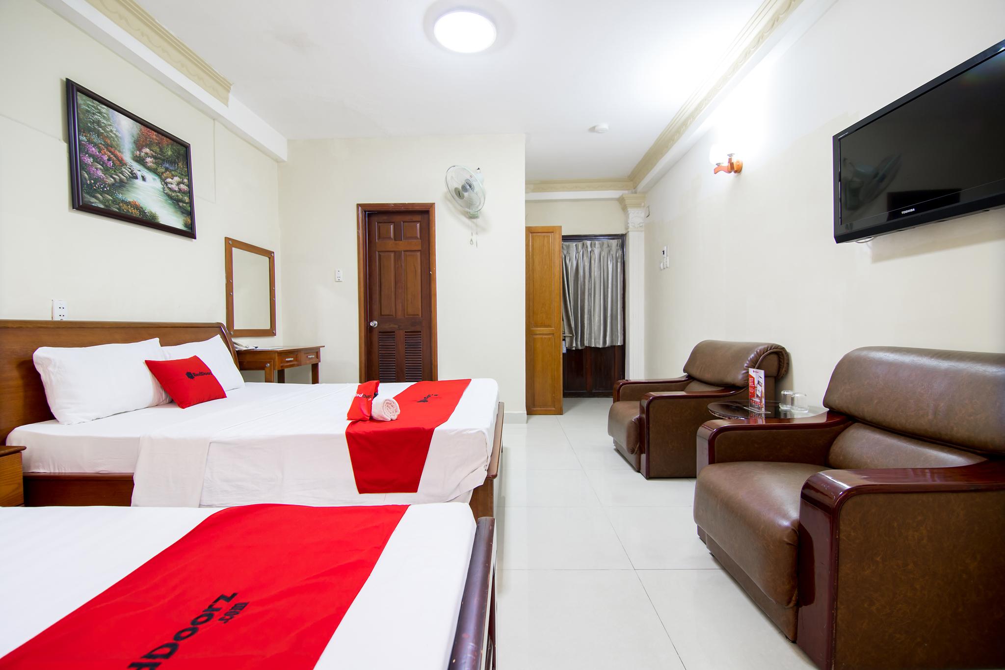 Reddoorz Plus @ Pham Ngu Lao 2 Ho Chi Minh City Exterior photo