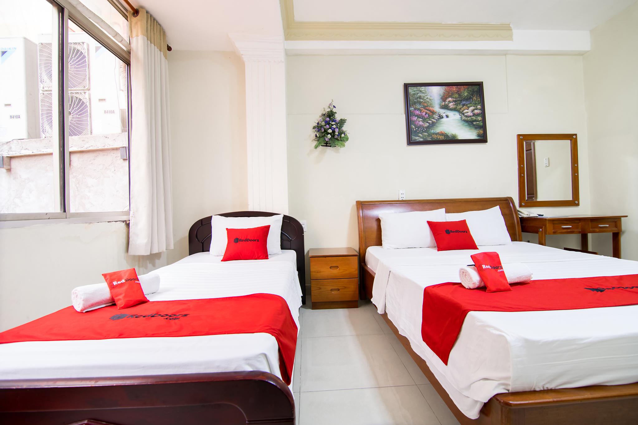 Reddoorz Plus @ Pham Ngu Lao 2 Ho Chi Minh City Exterior photo